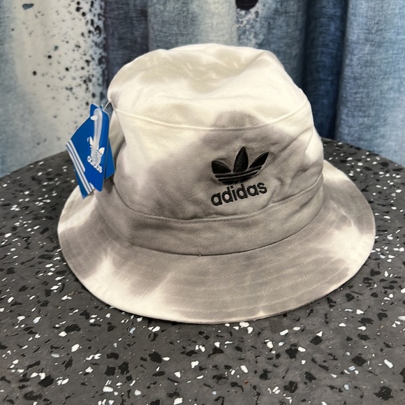 Adidas Originals Bucket Hat worn a few times - Picture 3 of 10